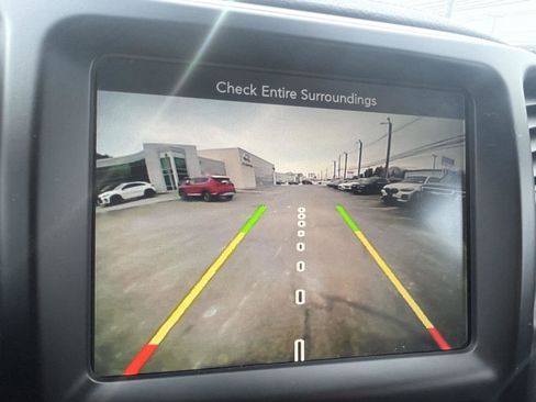 Used 2017 Jeep Cherokee Latitude w/ Cold Weather Group image 23