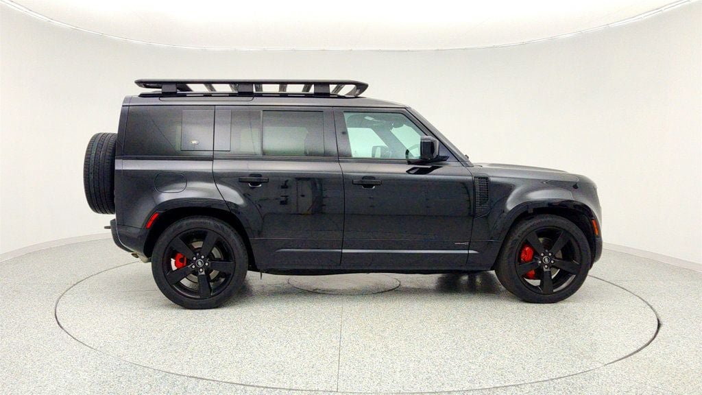 Used 2023 Land Rover Defender 110 X AWD/4WD image 4
