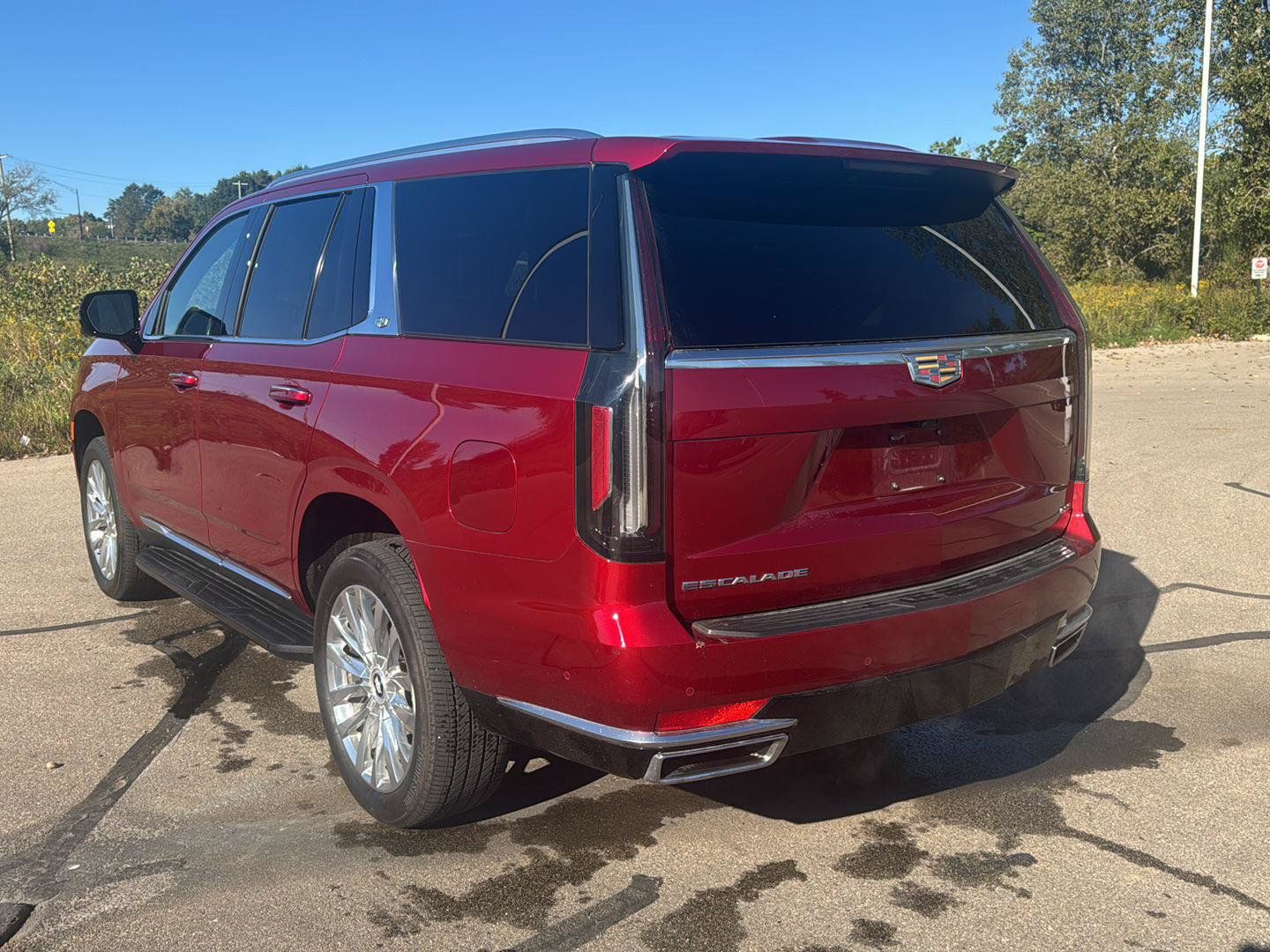 Used 2024 Cadillac Escalade Premium Luxury w/ LPO, Floor Liner Package AWD/4WD image 3