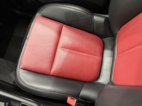 Certified 2023 Porsche Macan image 52