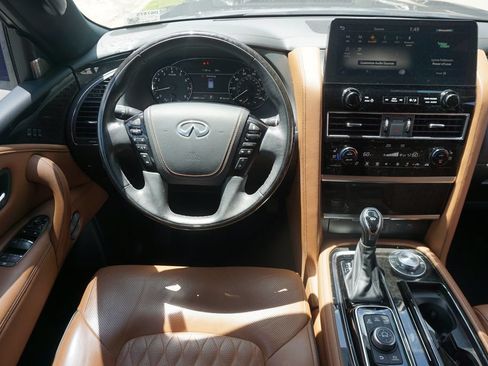 Used 2023 INFINITI QX80 Sensory w/ All-Season Package AWD/4WD image 6