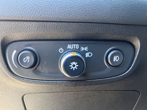 Used 2023 Buick Encore GX Essence w/ Experience Buick Package image 11