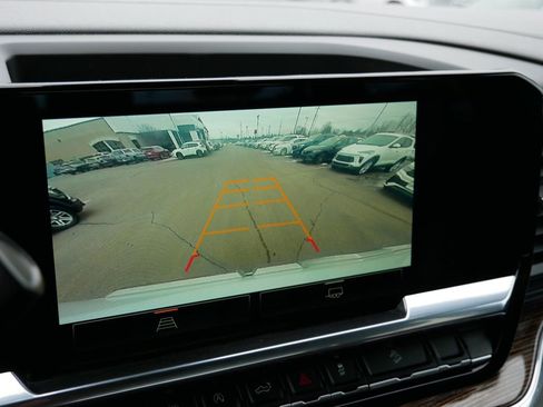 Used 2023 GMC Sierra 1500 SLE image 26