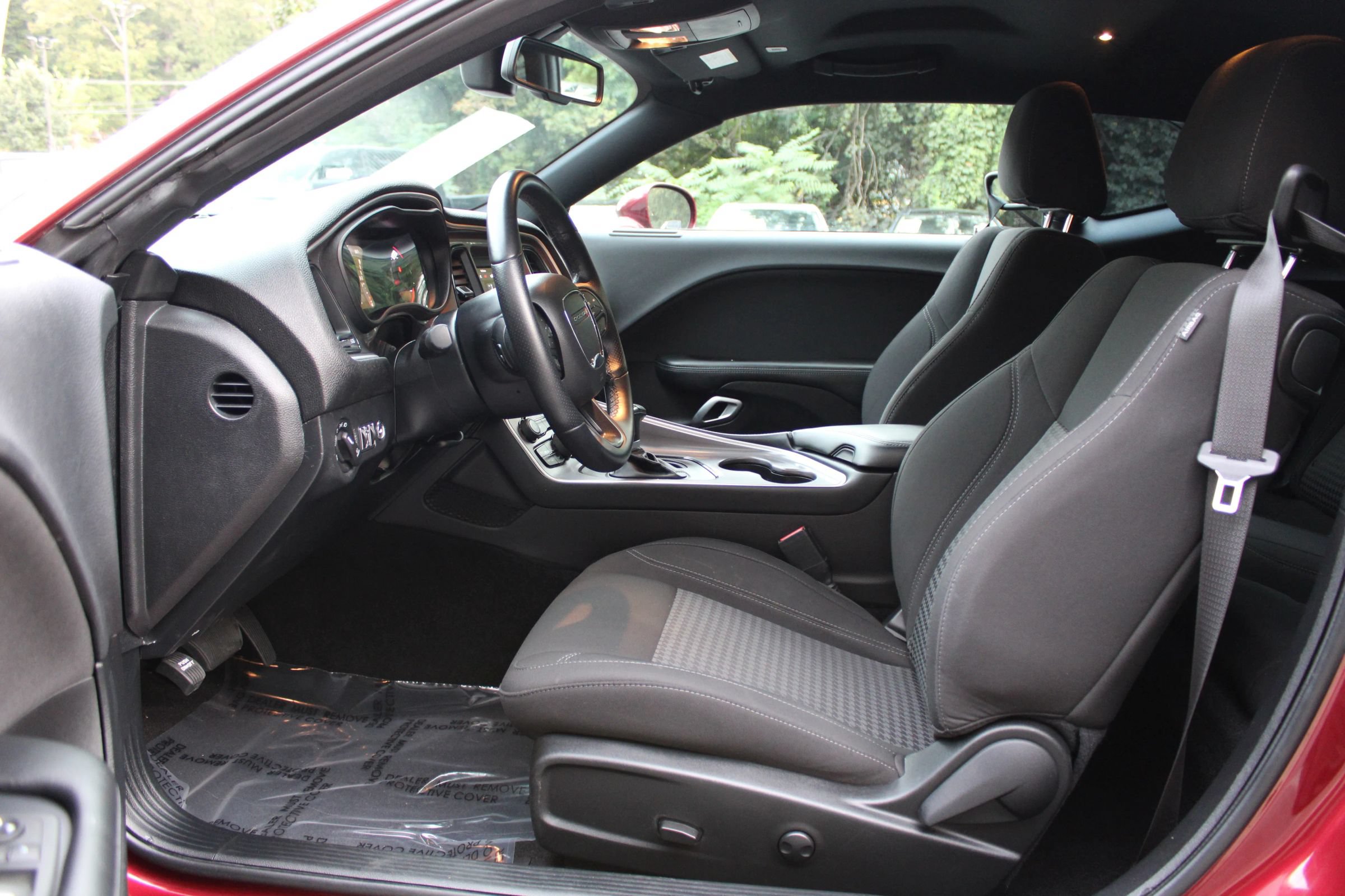 Used 2022 Dodge Challenger SXT w/ Blacktop Package AWD/4WD image 17