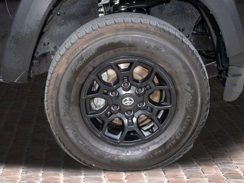 Used 2023 Toyota Tacoma SR5 RWD image 39
