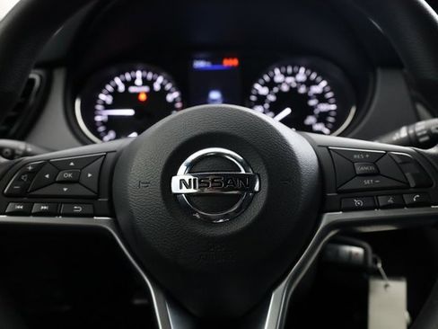 Used 2022 Nissan Rogue Sport S image 16