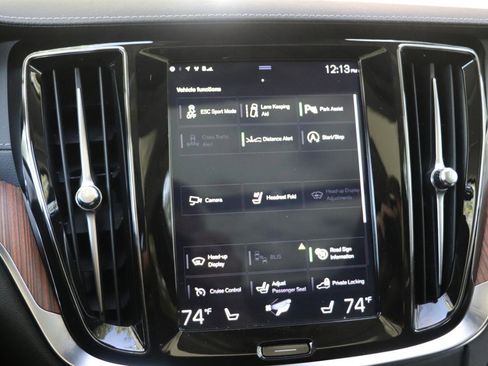 Used 2020 Volvo V60 T5 Cross Country AWD/4WD image 18