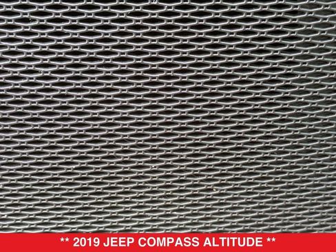 Used 2019 Jeep Compass Altitude image 14