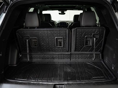 Used 2023 Chevrolet Traverse Premier image 21