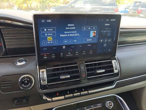 Used 2022 Lincoln Navigator L Black Label image 21