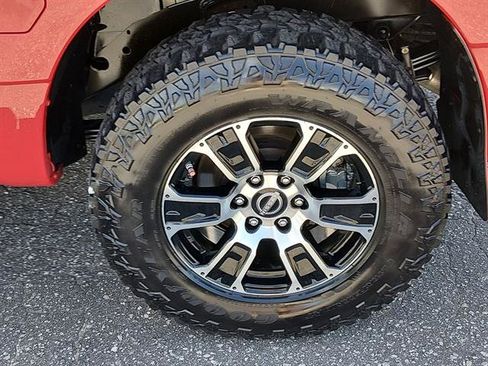 Used 2023 Nissan Titan SV AWD/4WD image 13