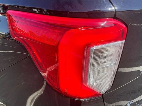 Used 2021 Ford Explorer XLT w/ Equipment Group 202A AWD/4WD image 23