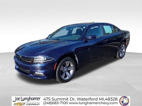Used 2015 Dodge Charger SXT image 4