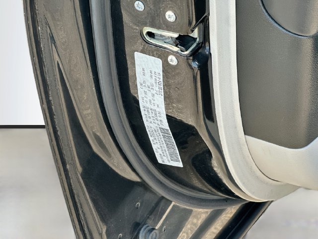 Used 2018 Chrysler Pacifica Touring-L w/ Tire & Wheel Group FWD image 33
