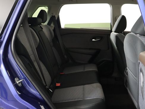 Used 2023 Nissan Rogue SV image 25