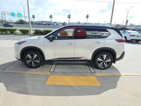 Used 2023 Nissan Rogue SL w/ SL Premium Package image 7