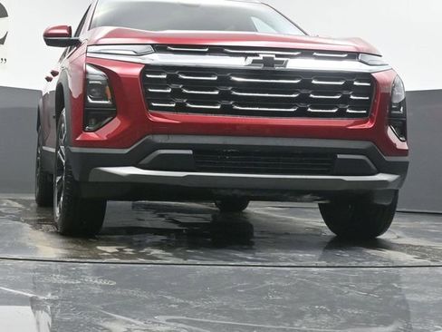 New 2026 Chevrolet Equinox LT w/ Convenience Package II FWD image 3