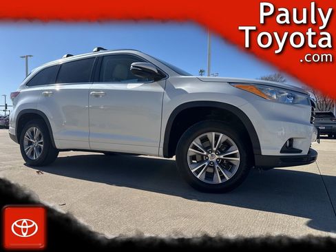 Used 2014 Toyota Highlander XLE image 1