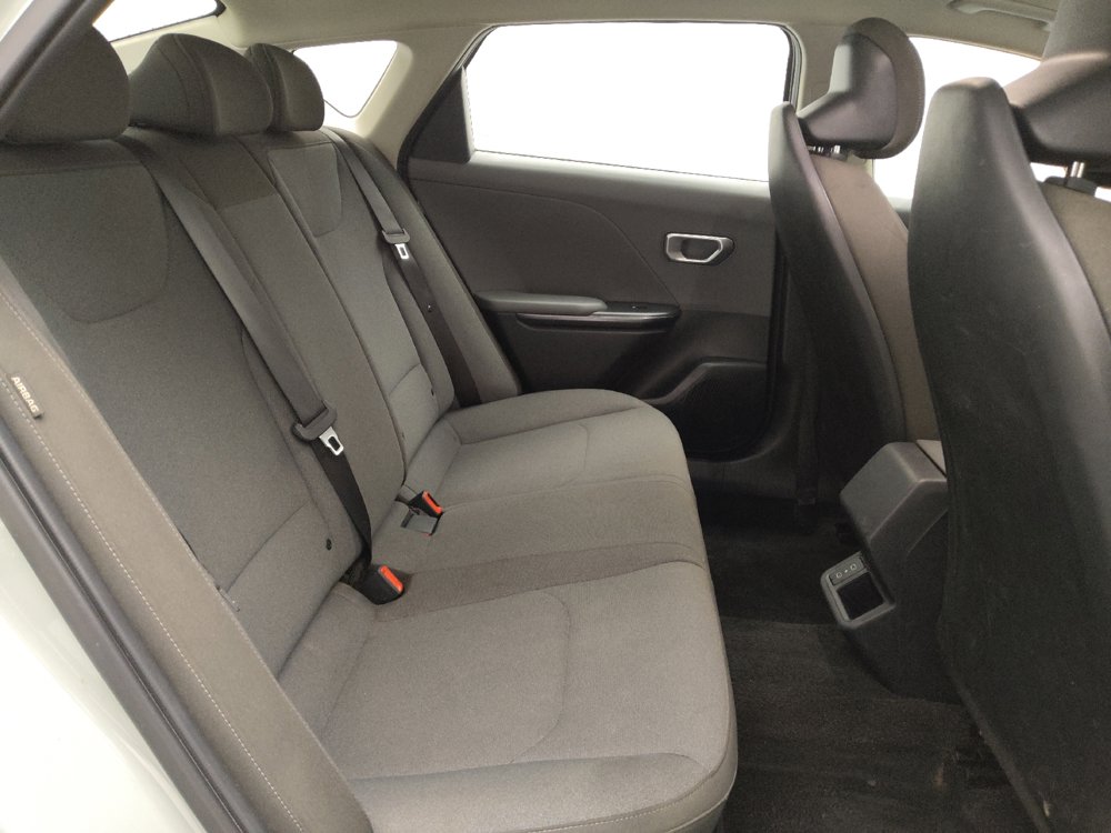Used 2025 Kia K4 FWD image 19