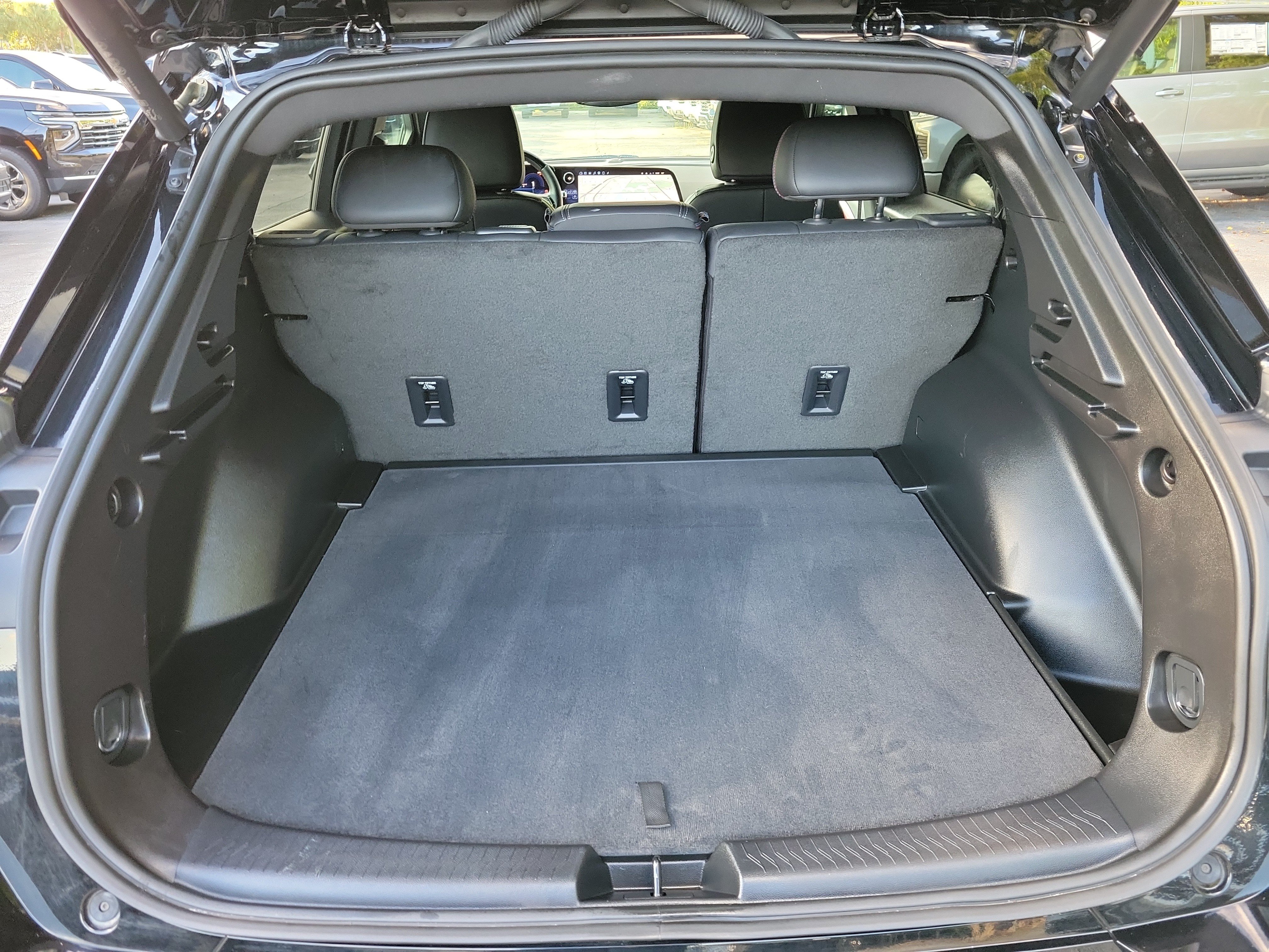 Used 2024 Chevrolet Equinox EV RS FWD image 13
