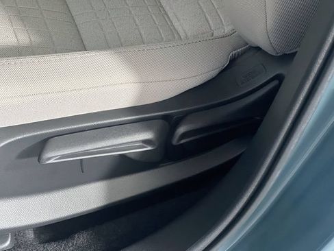 Used 2027 Honda HR-V LX image 13