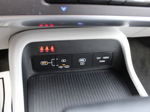 Used 2025 Hyundai Kona SEL image 22