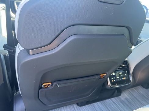 Used 2022 Rivian R1T Adventure image 31