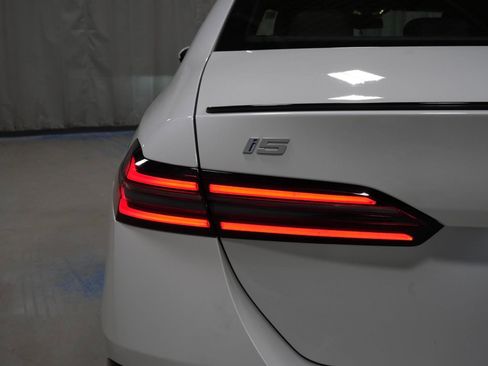 Used 2026 BMW i5 eDrive40 w/ M Sport Package AWD/4WD image 34