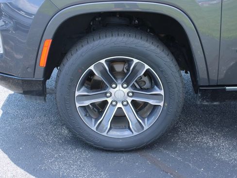 Used 2024 Jeep Grand Wagoneer L 4WD image 5