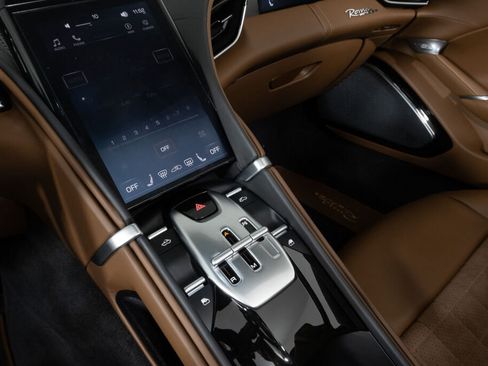 Used 2024 Ferrari Roma Spider image 38