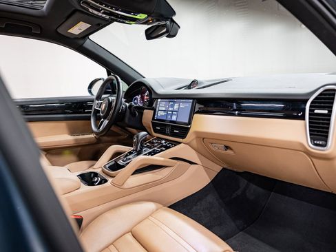 Used 2019 Porsche Cayenne AWD/4WD image 11