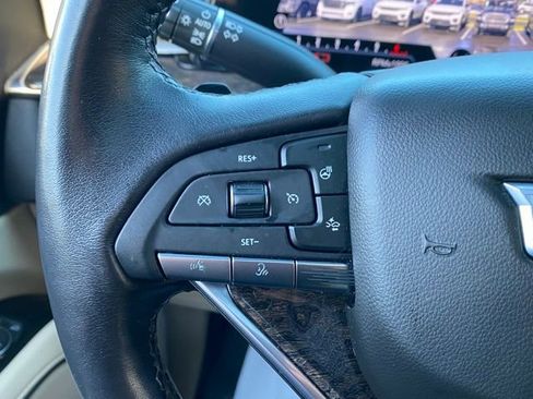 Used 2022 Cadillac Escalade Premium Luxury image 49