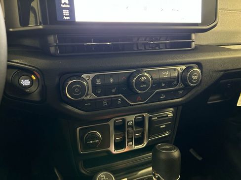 New 2026 Jeep Gladiator Sport image 24