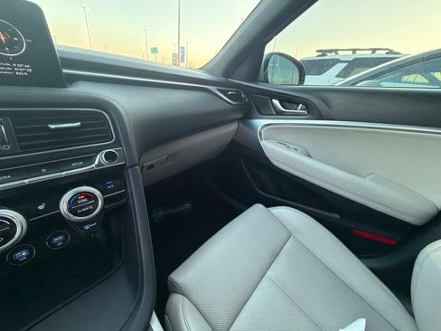 Used 2022 Genesis G70 2.0T RWD image 16