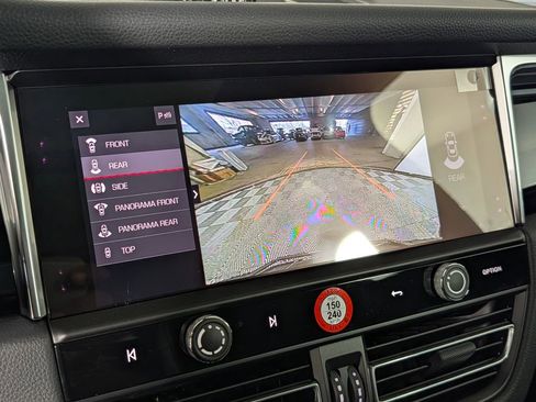 New 2026 Porsche Macan image 31