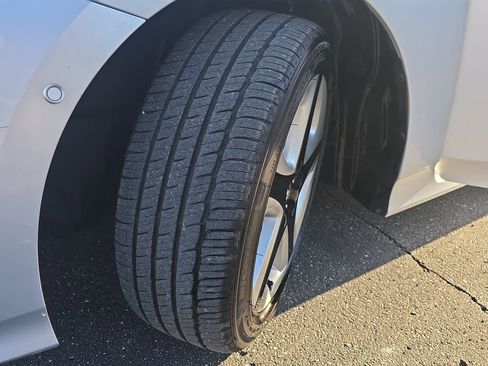 Certified 2017 Toyota Prius Four Touring image 31