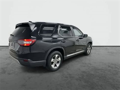 Certified 2025 Honda Pilot EX-L image 4