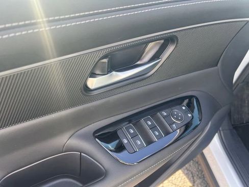 Used 2025 Nissan Murano SV image 11