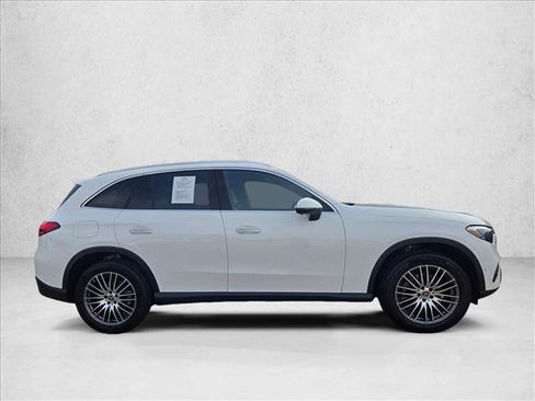 Certified 2026 Mercedes-Benz GLC 300 image 4