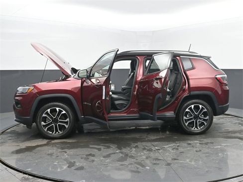 Used 2022 Jeep Compass Limited image 55