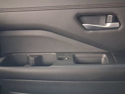 New 2026 Nissan Pathfinder Platinum FWD image 26