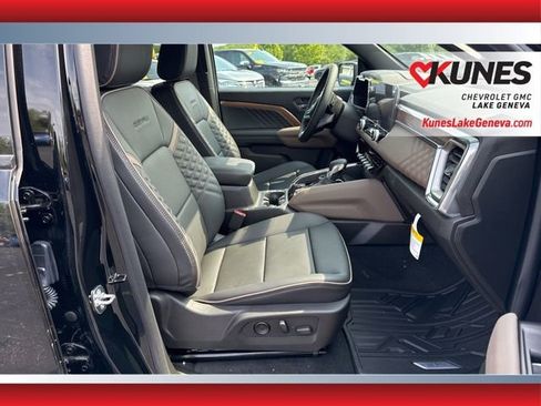 New 2025 GMC Canyon Denali image 17