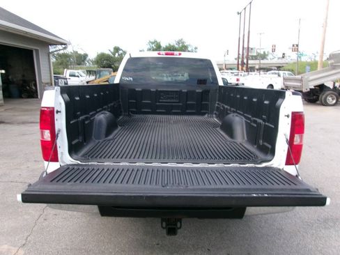 Used 2011 Chevrolet Silverado 1500 W/T AWD/4WD image 3