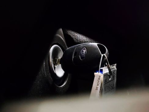 Used 2014 Ford Fiesta SE w/ Equipment Group 201A image 27