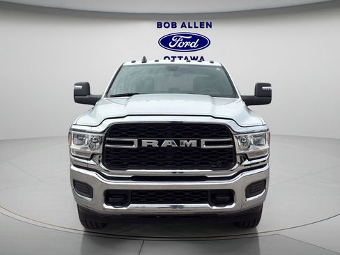 Used 2024 RAM 2500 Tradesman w/ Chrome Appearance Group image 10