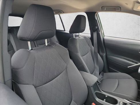 Used 2025 Toyota Corolla Cross LE image 15
