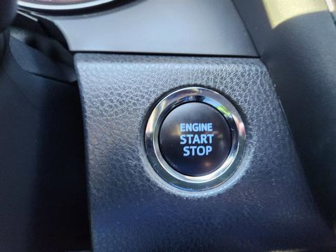 Used 2023 Toyota Camry SE image 30