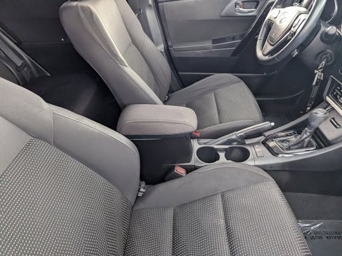 Used 2017 Toyota Corolla iM image 10