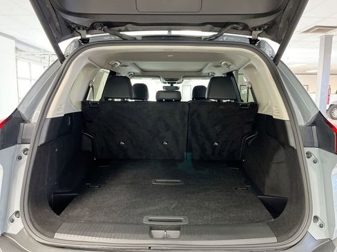 Used 2023 Nissan Rogue SL w/ SL Premium Package image 11