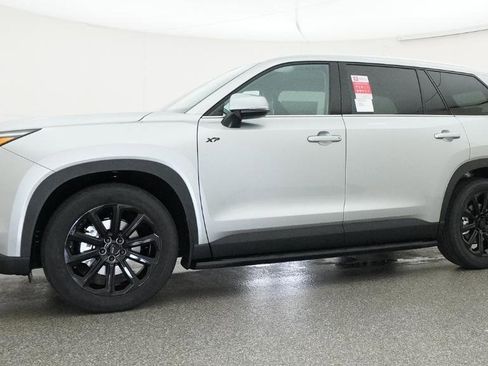 New 2026 Toyota Grand Highlander FWD image 22